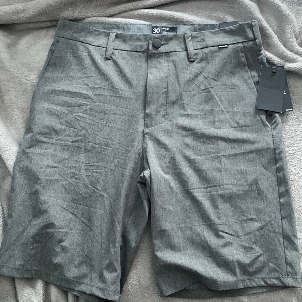 Mens Hurley shorts. Size 30, modern fit 20inch sits at the knee.